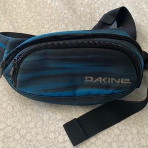 Dakine fanny pack